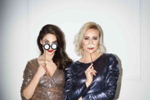 Photo Booth Poses Ideas for Couples, Friends, and Families
